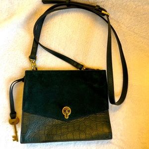 Like new Fossil Crossbody, hunter green purse